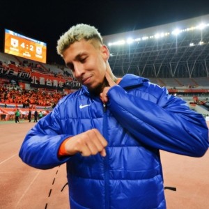 开云官网-吉翔已身披江苏常晋队战袍亮相，离开鲁能后表现不俗，值得期待