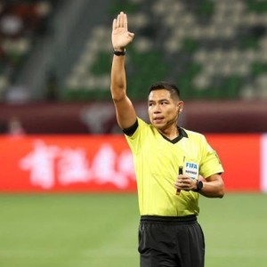 开云app下载-这到底是谁的主场？主裁多次漏判埋下国足失球伏笔